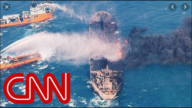 지난해 동중국해에서 발생한 유조선 화재사고.CNN 캡처