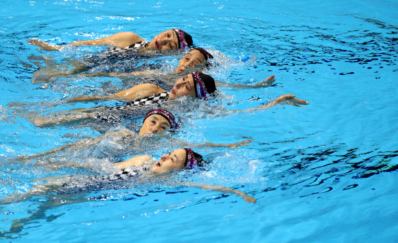 다섯이 하나처럼