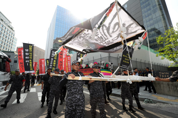 아베 신조 규탄 행진