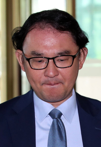 니시나가 도모후미 주한일본대사관 경제공사가 19일 오전 후쿠시마 원전 오염수 방출 문제와 관련, 서울 외교부로 초치되고 있다. 2019.8.19  연합뉴스