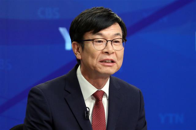 김상조 실장 ‘지소미아 연장, 마지막 순간까지 고민하고 신중히 결정’