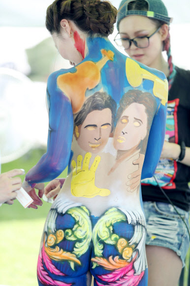 ‘화려한 몸의 예술’