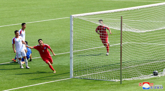 지난 25일 선군절을 맞아 평양 시내 여러 곳에서 기념 체육경기가 열렸다고 조선중앙통신이 26일 보도했다. 2019.8.26  평양 조선중앙통신=연합뉴스