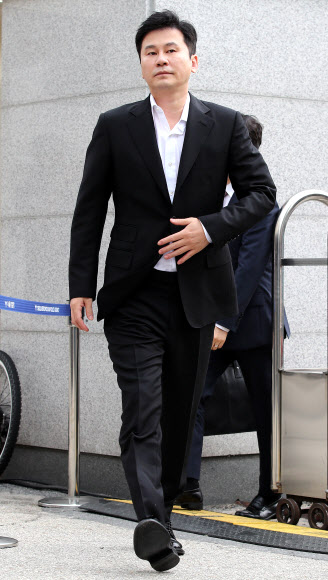 ‘원정도박 혐의’ 양현석 경찰 출석