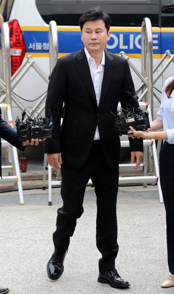 원정도박 혐의로 경찰 출석한 양현석