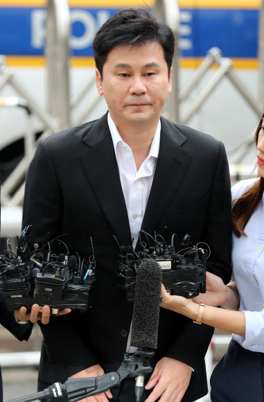 원정도박 혐의로 경찰 출석한 양현석