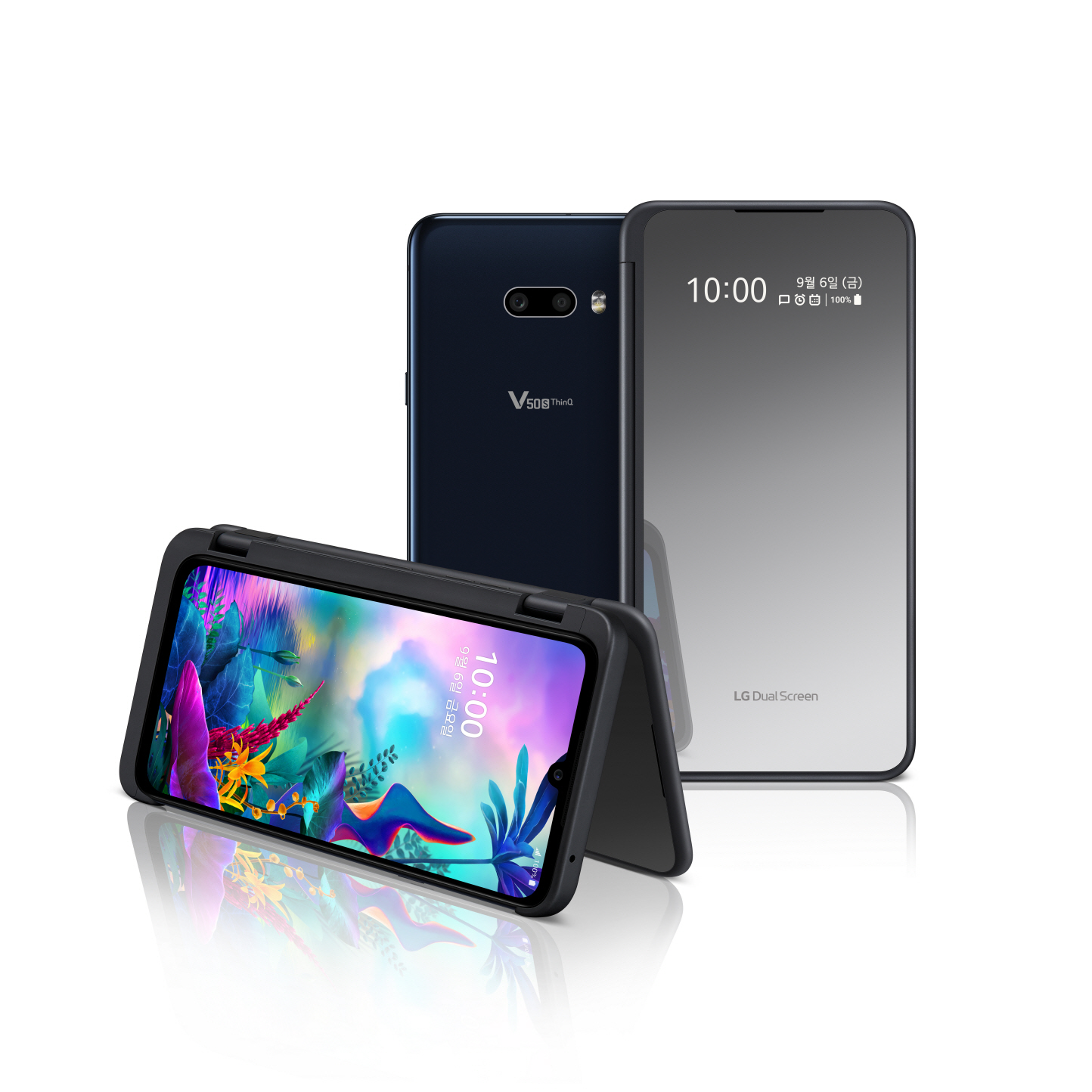 LG전자가 6일(현지시간) 독일 베를린에서 개막한 IFA 2019에서 공개한 LG V50S 씽큐에는 360도 중 어떤 각도로도 고정시킬 수 있는 프리스탑 힌지가 고정됐다. 왼쪽 아래처럼 양 쪽 화면을 바깥 쪽으로 꺾어 세우고 두 명이 서로 다른 앱을 구동시킬 수도 있다. LG전자 제공