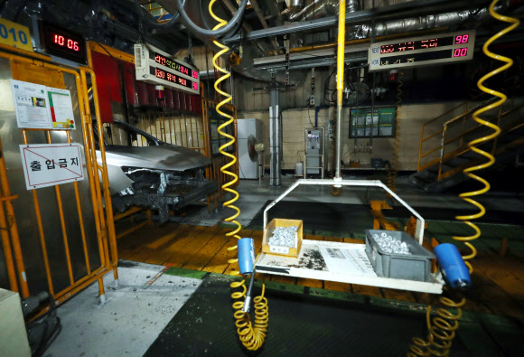 한국GM 노조 전면파업…가동 멈춘 부평공장