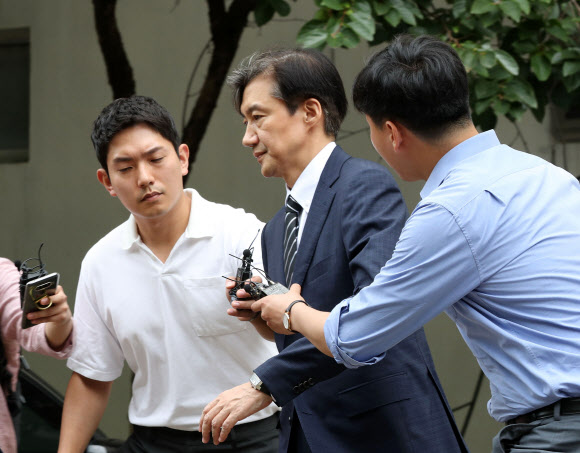 대답 없는 조국