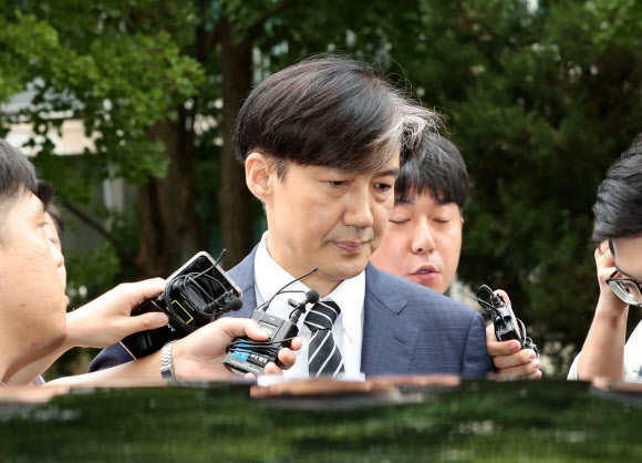 법무장관 임명된 조국을 향한 관심