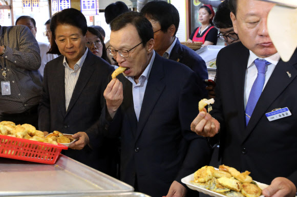 이해찬, 추석 물가점검 차 전통시장 방문