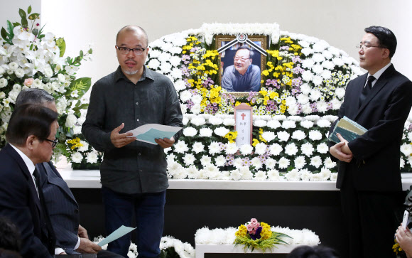 ‘고바우 영감’ 김성환 화백의 영결식