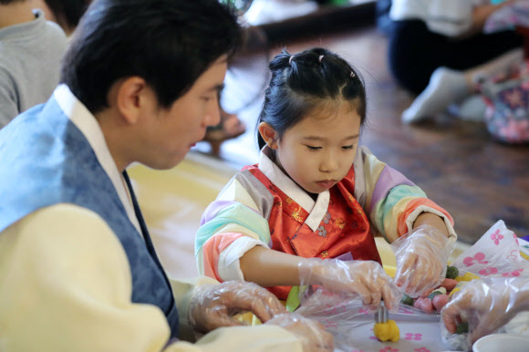 즐거운 추석맞이 송편 만들기