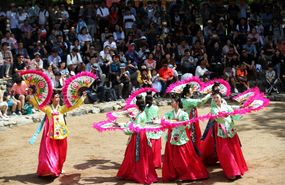 부채춤과 함께하는 추석 연휴 마지막 날