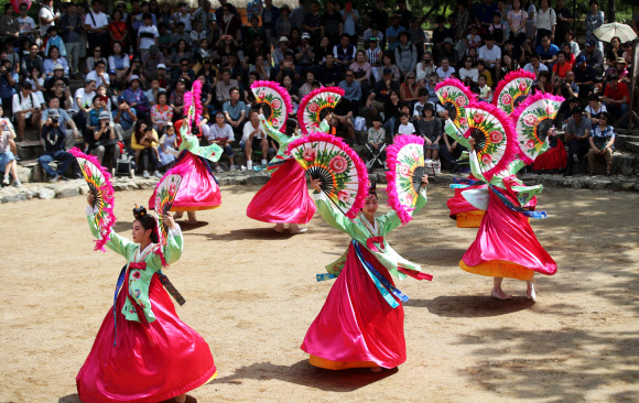 부채춤과 함께하는 추석 연휴 마지막 날