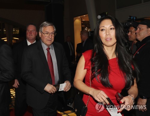 테리 페굴라(왼쪽)와 킴 페굴라 부부. AFP 연합뉴스