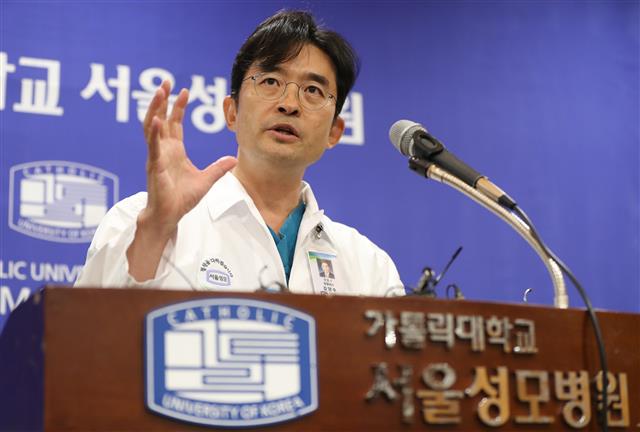 박근혜, 2시간 어깨 수술... “수술 성공적, 회복 3개월 걸려”