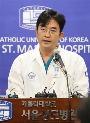 박근혜, 2시간 어깨 수술... “수술 성공적, 회복 3개월 걸려”
