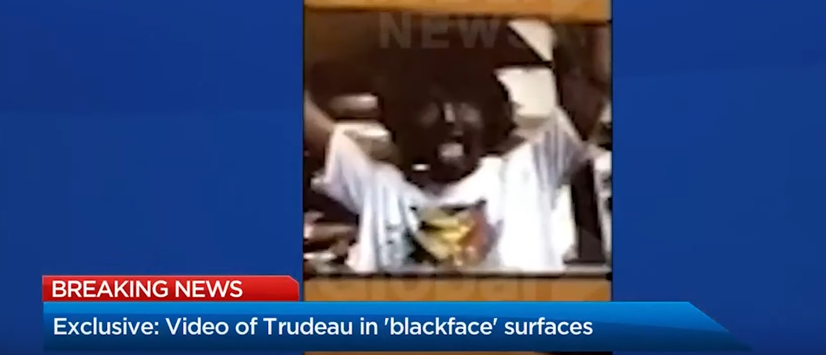 이 사람이 트뤼도? 쥐스탱 트뤼도 캐나다 총리가 20대 초반에 촬영한 것으로 보이는 영상. 검은 피부에 곱슬머리 가발로 흑인 분장을 했다. 글로벌뉴스 화면 캡처