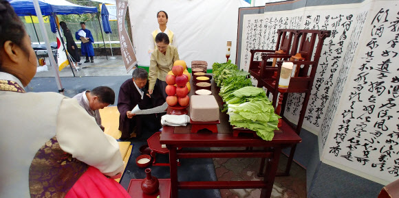 연산오계 위령제 제수용품은 닭이 즐겨먹는 음식