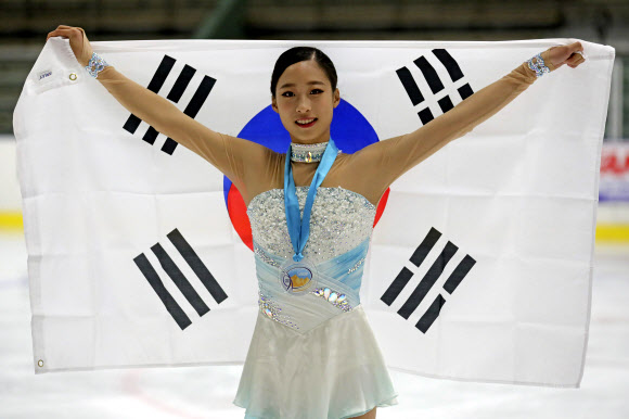 유영이 21일(현지시간) 미국 유타주 솔트레이크시티에서 열린 ‘2019 US 인터내셔널 피겨스케이팅 클래식’ 여자 싱글에서 총점 199.29점을 기록하며 은메달을 차지했다. AP 연합뉴스