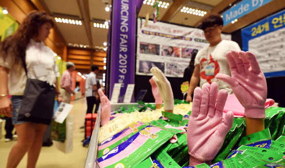 26일 서울 강남구 코엑스에서 열린 서울국제소싱페어에 다양한 제품들이 전시돼있다. 2019. 9. 26. 박윤슬 기자 seul@seoul.co.kr