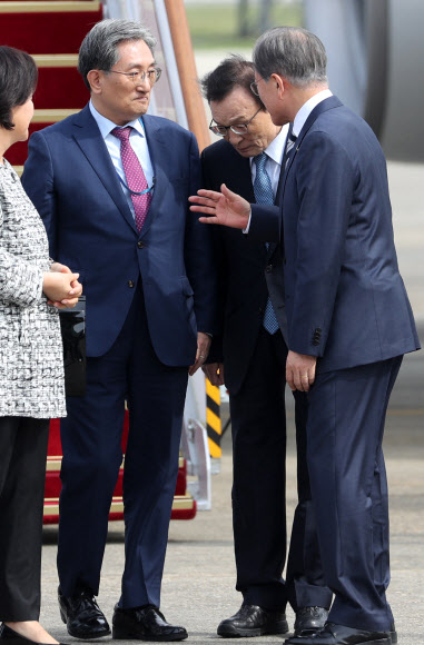 문 대통령, 미국일정 마치고 귀국