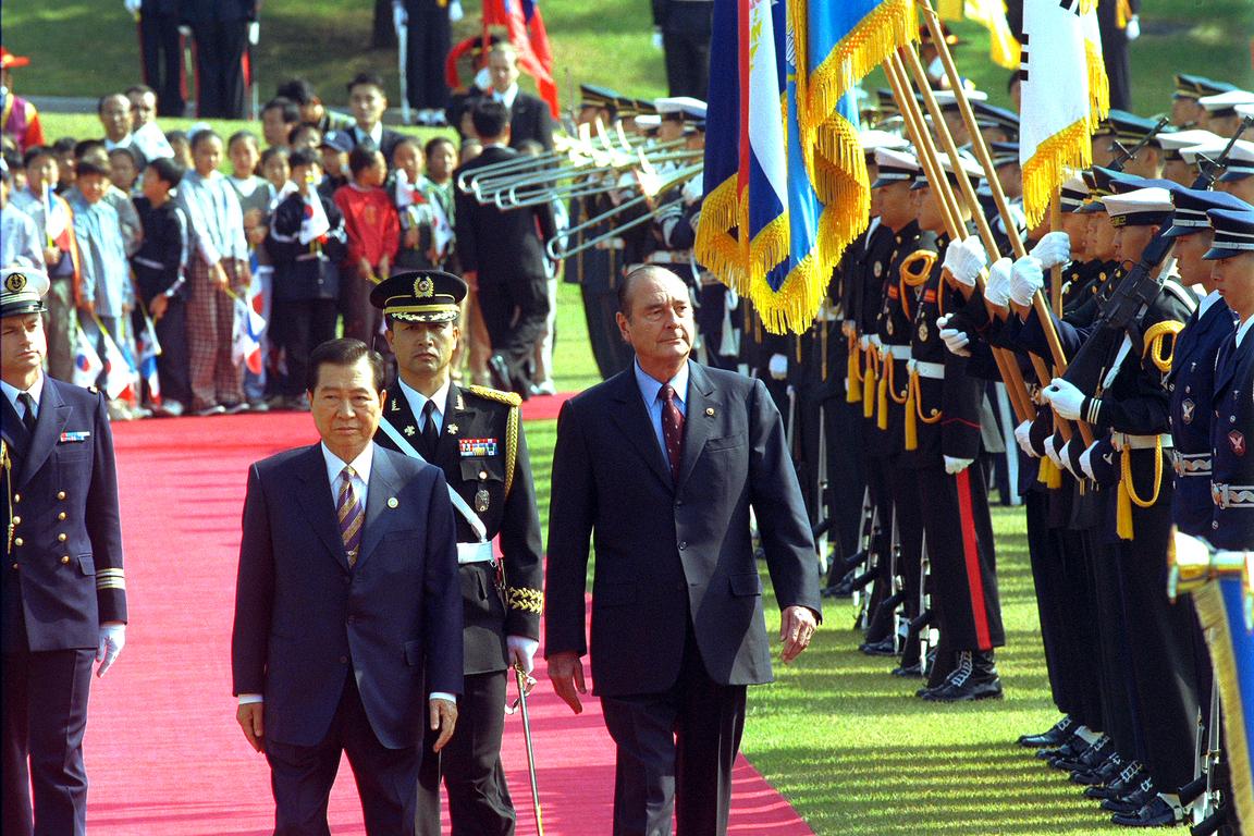 1998년 한국을 방문한 자크 시라크(오른쪽) 프랑스 대통령과 김대중 대통령. 주한 프랑스대사관 제공