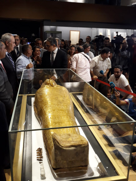 2천년전 만들어진 고대 이집트 황금관