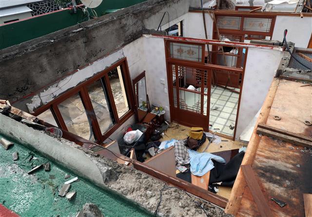 주택 지붕 날린 태풍 ‘미탁’