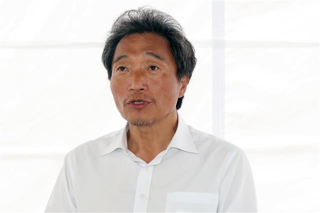 기자회견 하는 ‘단식 18일 째’ 이학재 한국당 의원