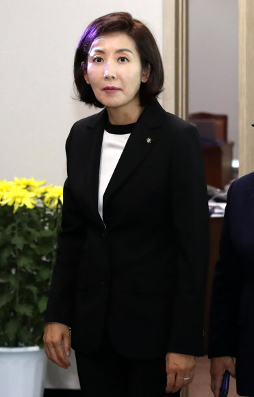 국감 격려차 세종청사 방문한 나경원