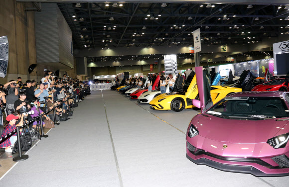 ‘2019 오토살롱위크’ 개막