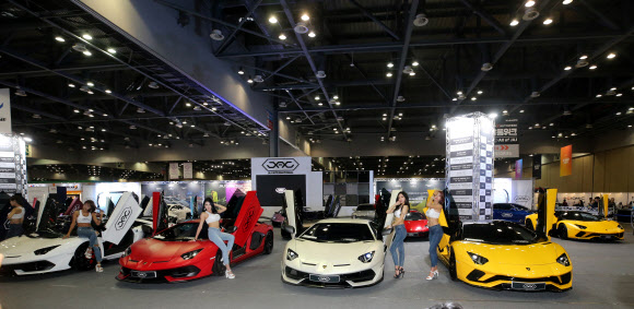 ‘2019 오토살롱위크’ 개막