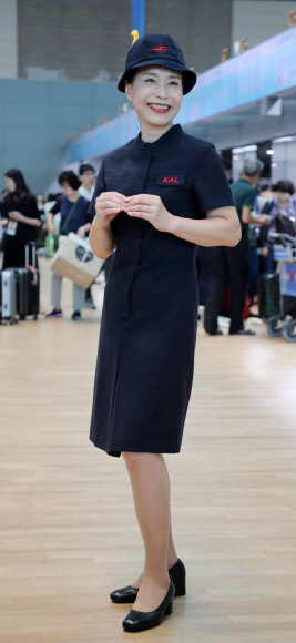미니스커트 열풍에 반영한 대한항공 2기 유니폼이다. 1970년 부터 1971년까지 착용했다. 공항사진기자단 2019.10.02