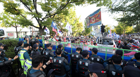 청와대 인근 조국 사퇴 집회