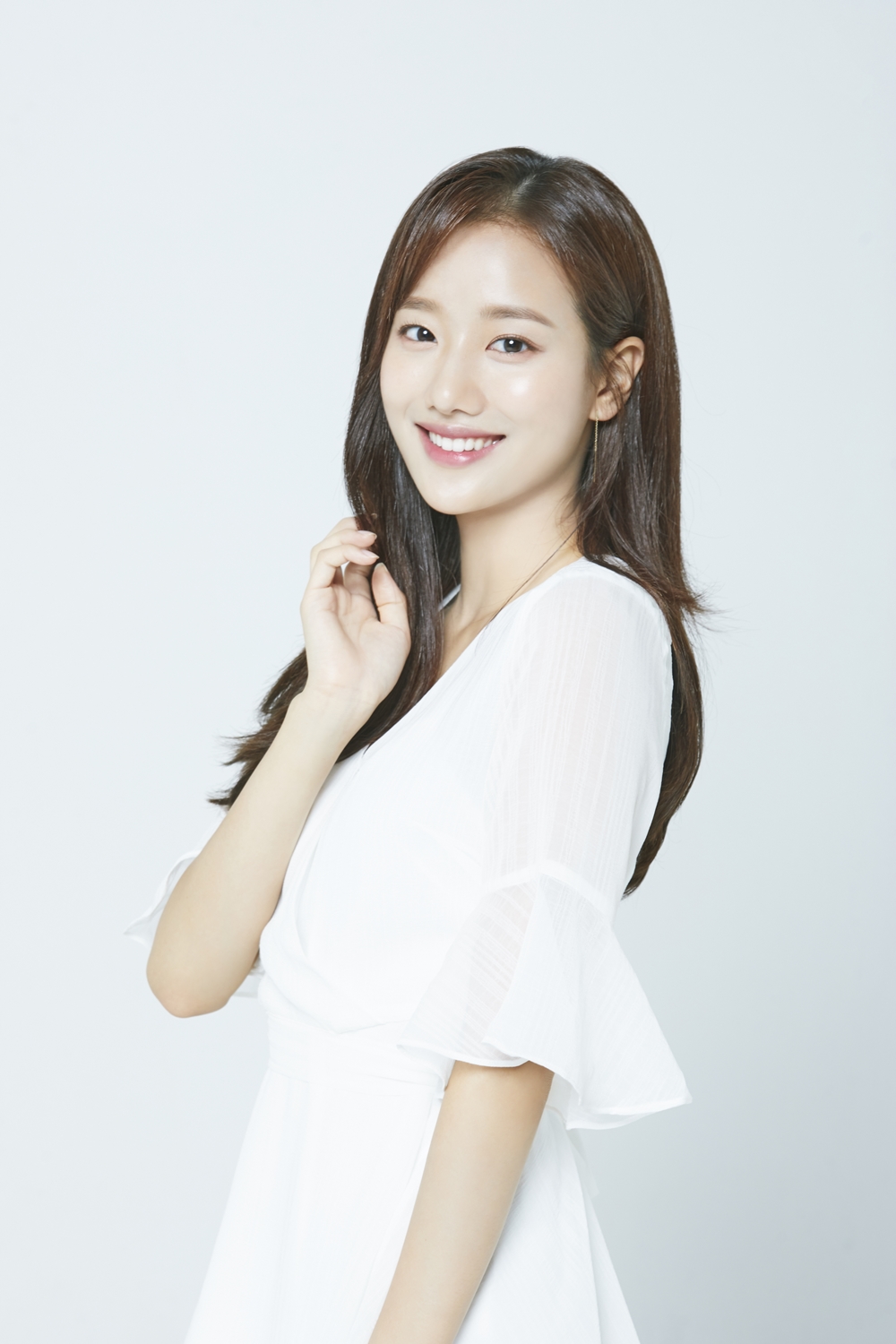 에이프릴 이나은. DSP미디어 제공