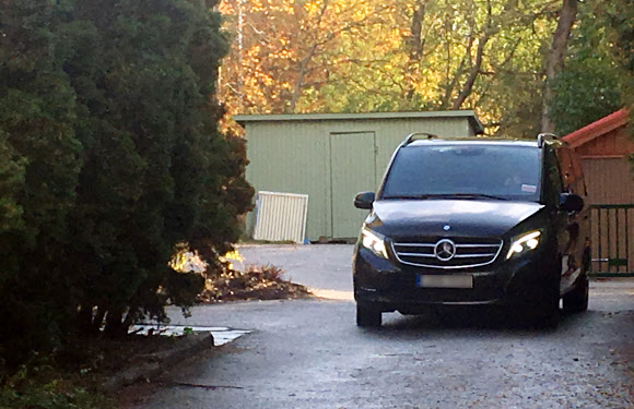 ‘북미 실무협상’ 북한대표단, 스웨덴 북한대사관서 출발