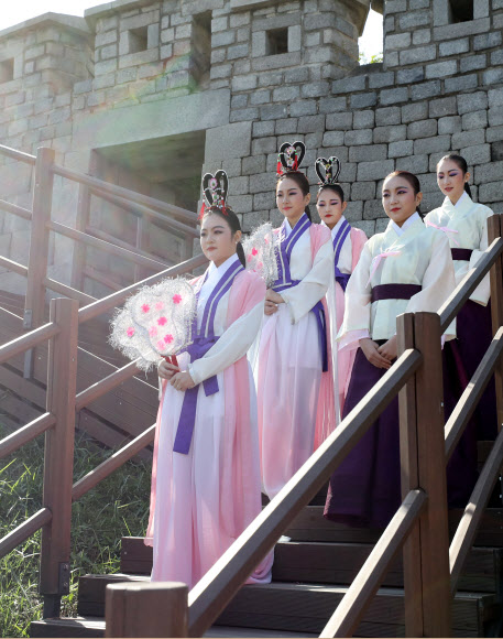 하늘에서 내려온 ‘삼선녀’