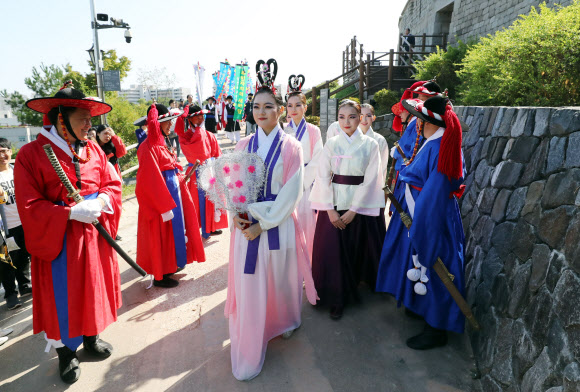 하늘에서 내려온 ‘삼선녀’