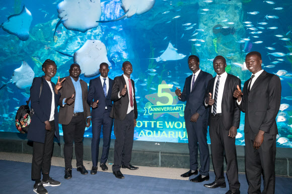 故이태석 신부 남수단 제자들, 롯데월드 아쿠아리움 방문