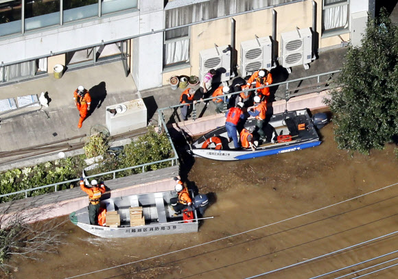노인요양시설에서 구조활동 하는 소방대
