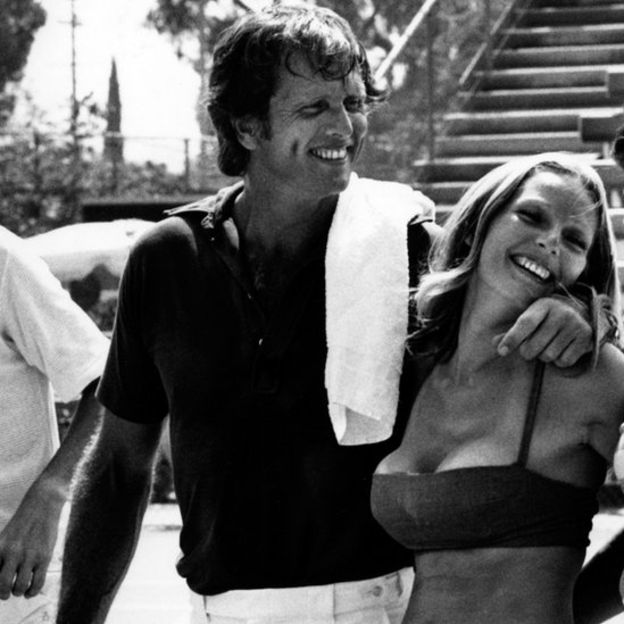 1977년 6월 론 엘리와 부인 발레리 런딘이 미국 뉴욕에서 테니스를 즐기던 중 행복해 하고 있다. AFP 자료사진