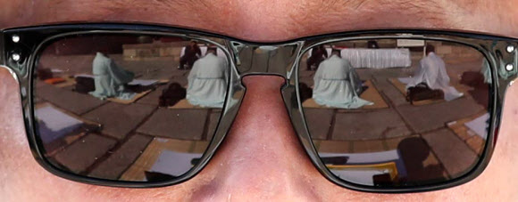 선글라스에 비친 과거시험