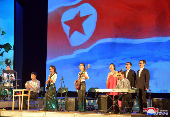 북한 장애자예술단 귀환공연