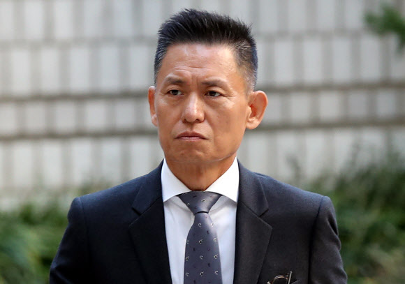 재판 출석하는 황성수 전 삼성전자 전무