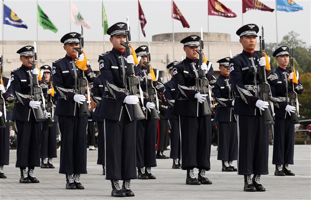 ‘한몸 같은 의장시범’