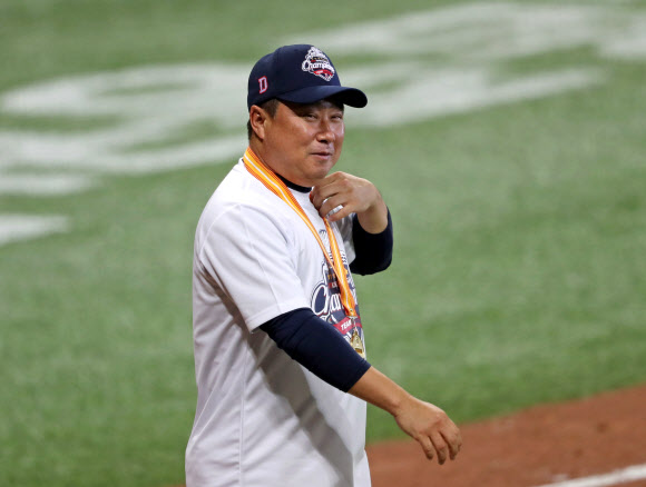 한국시리즈 우승한 김태형 감독