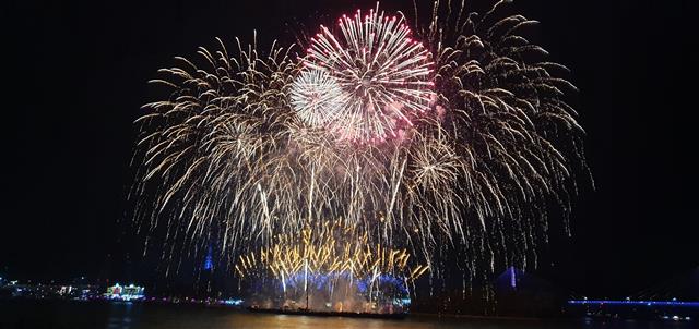 숨막힐 듯 아름다운 여수밤바다 불꽃놀이