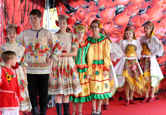 러시아 전통 복을 소개합니다